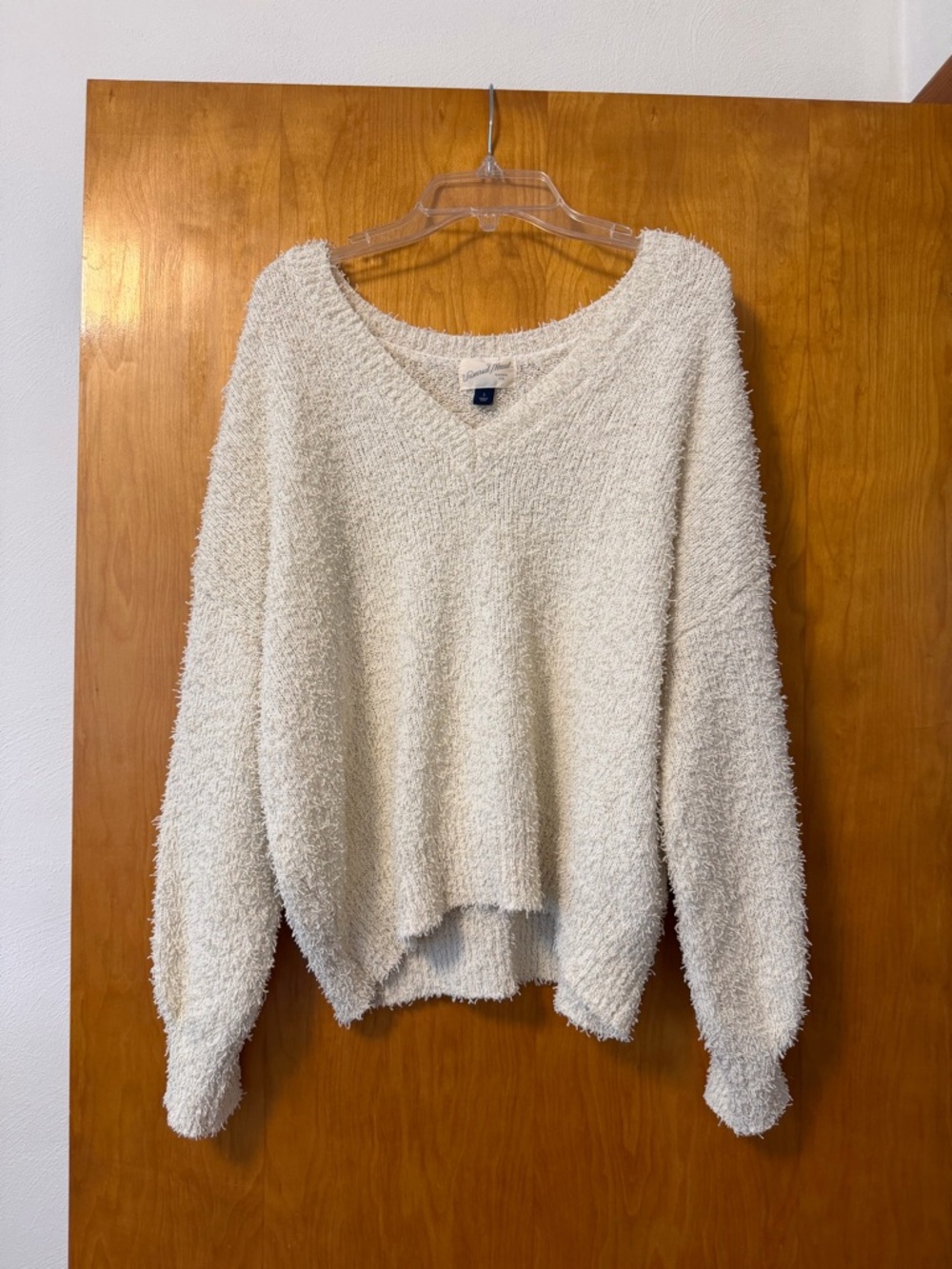 Universal Thread Cream V-Neck Textured Pullover Sweater Size S